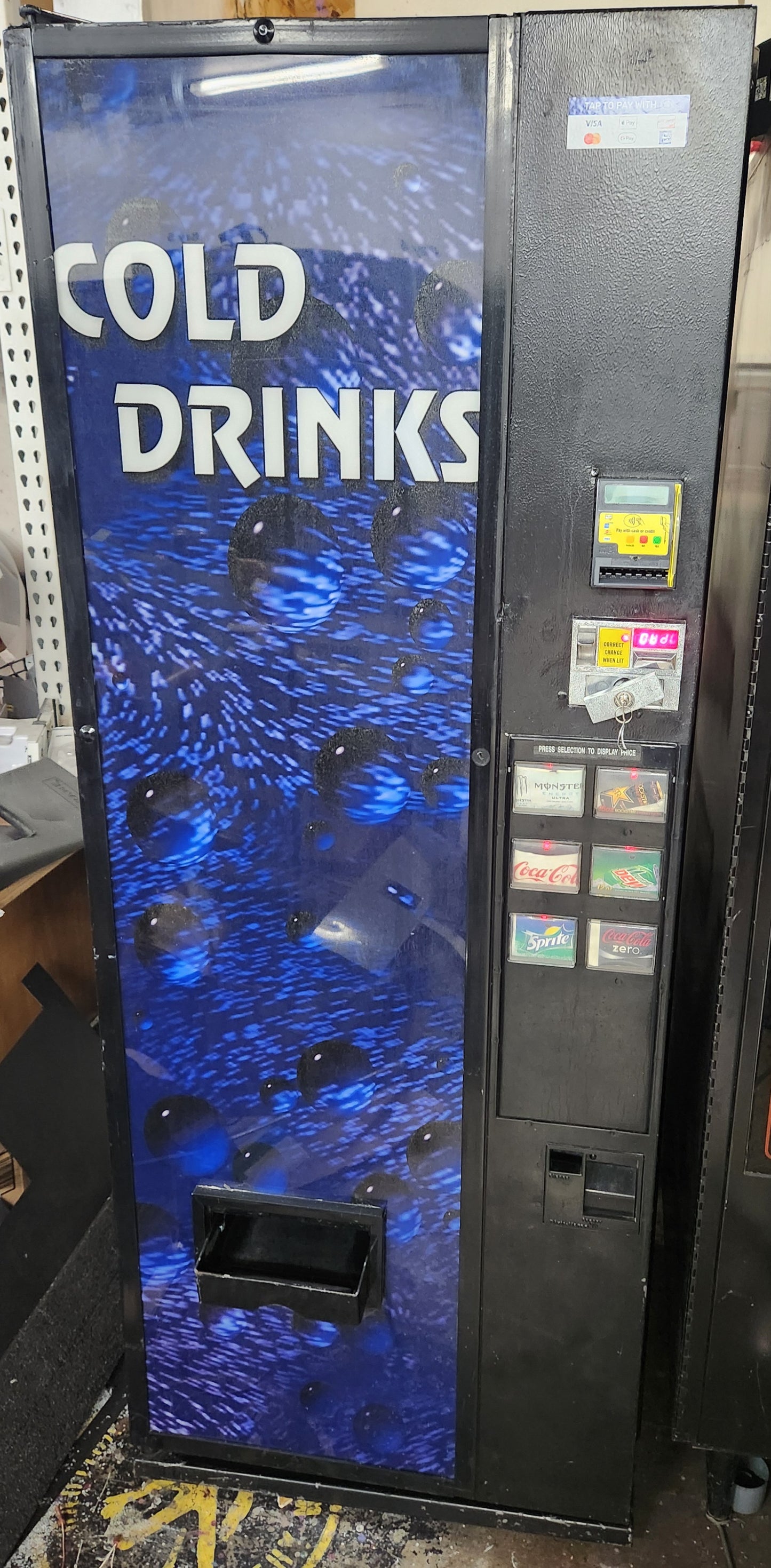 Dixie Narco Can Vending Machine